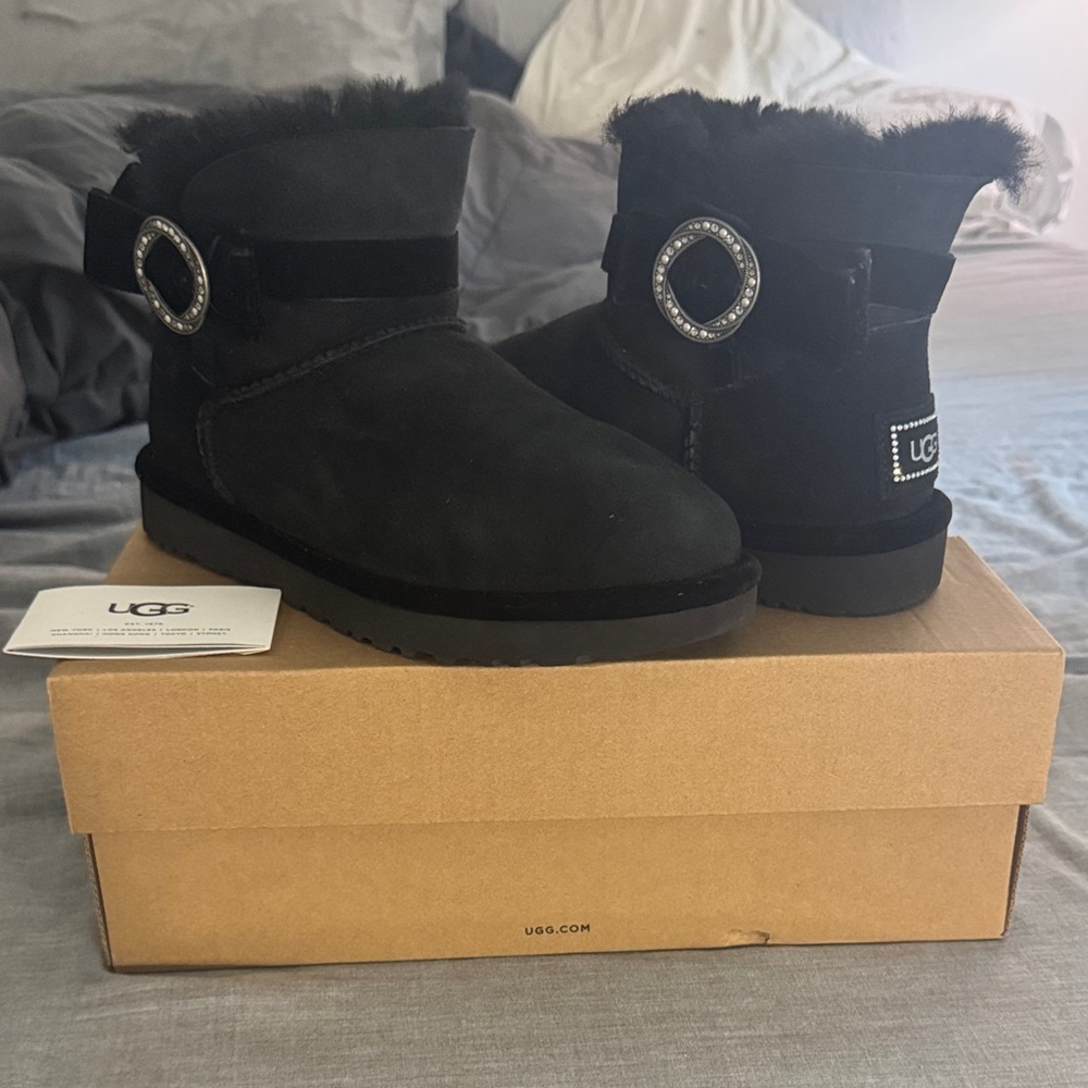 UGG Black W Karlie Brooch Boots